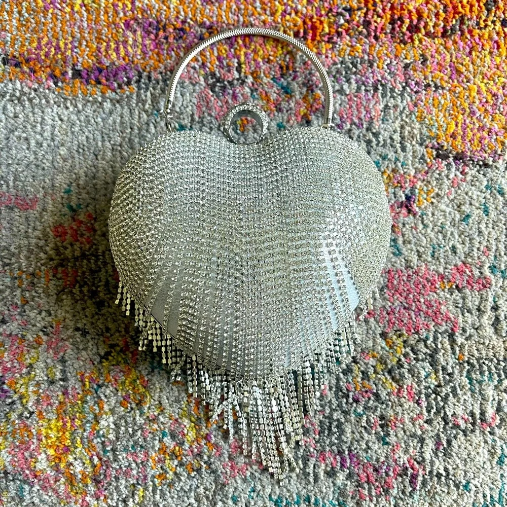 Heart Shaped Sequin Clutch Purse NWOT - Picture 1 of 3